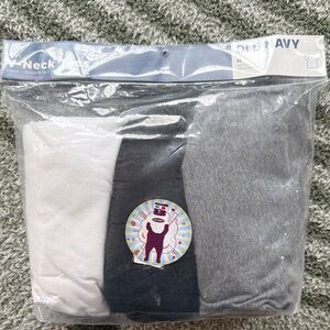 Old Navy Men's V-Neck Tees - White, Dark Gray, Light Gray. Size medium.  NEW